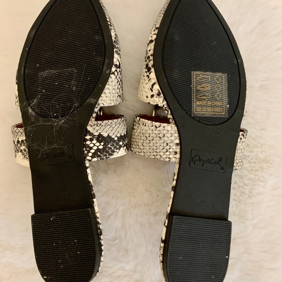 EUC Qupid Snakeskin Flats Size 7 - Picture 5 of 5